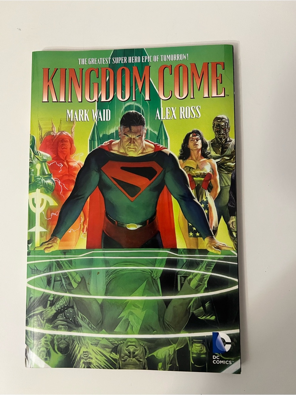 DC Comics Graphic Novel Kingdom Come Superman  - Green and Red